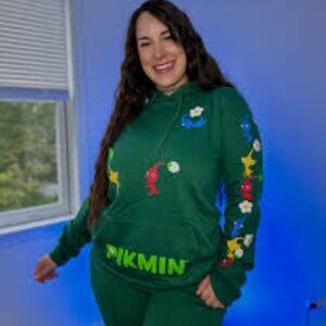Hot Topic Pikmin run hoody & sweatpants new size MD
